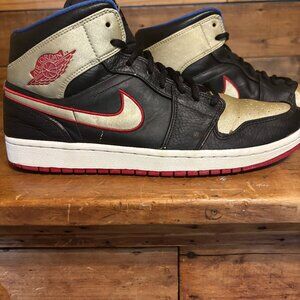 Nike Air Jordan 1 Retro Mid Men's Sneakers Size 11